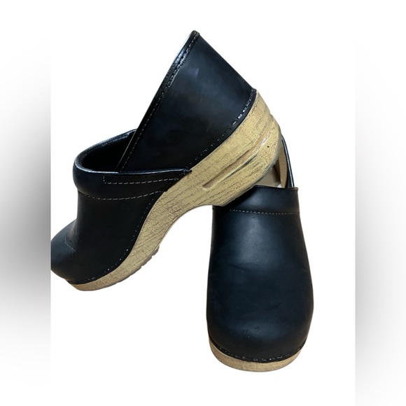Dansko Black Professional Clogs - Picture 5 of 8